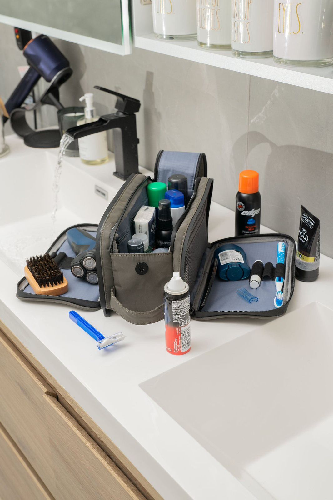 950 LAH TOILETRY BAG